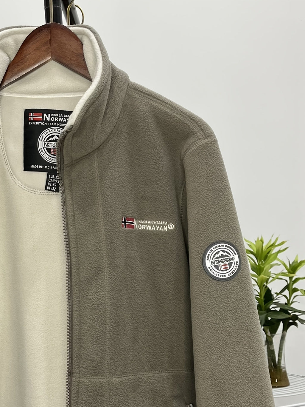 Men's Fleece Zip-Up Jacket with Stand Collar