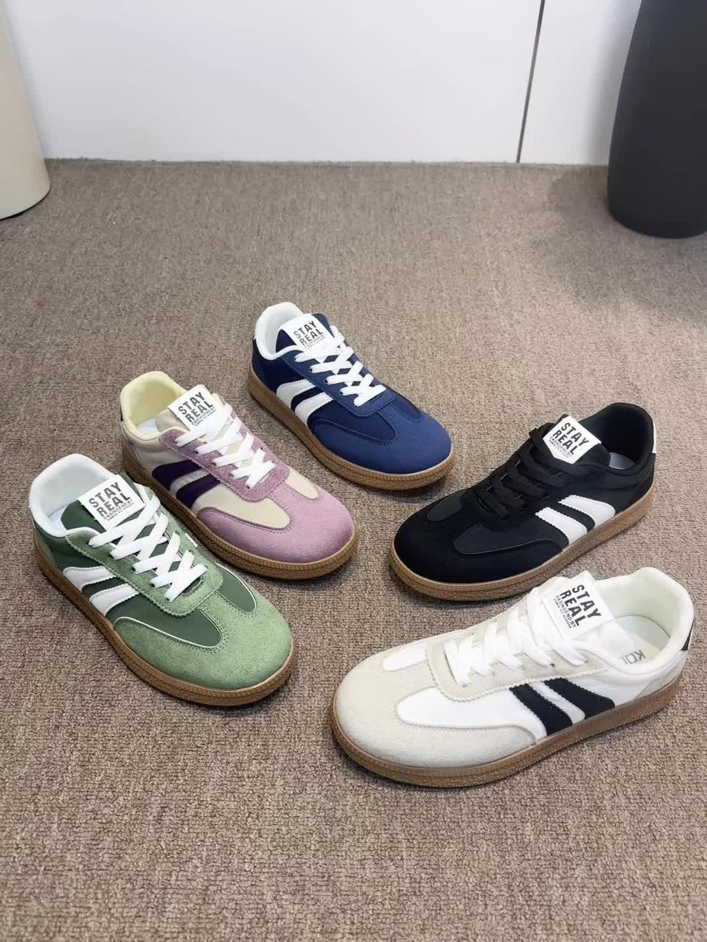 Women's Retro Low-Top Sneakers with Side Stripes