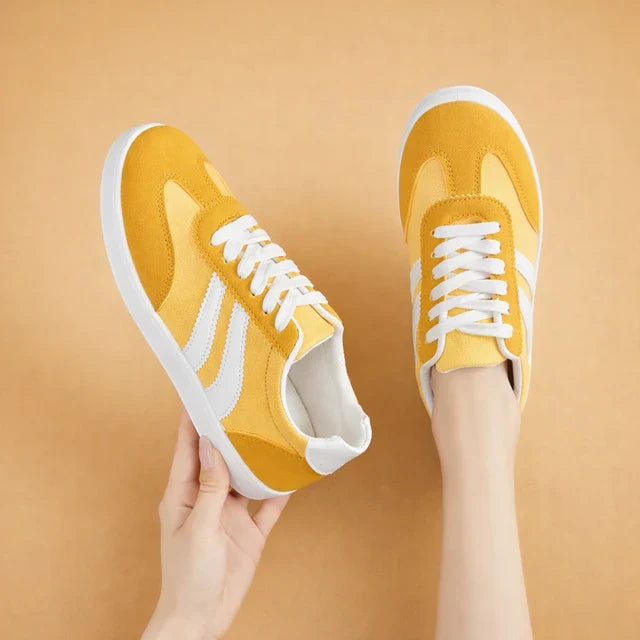 Women's Retro Low Top Lace-Up Sneakers